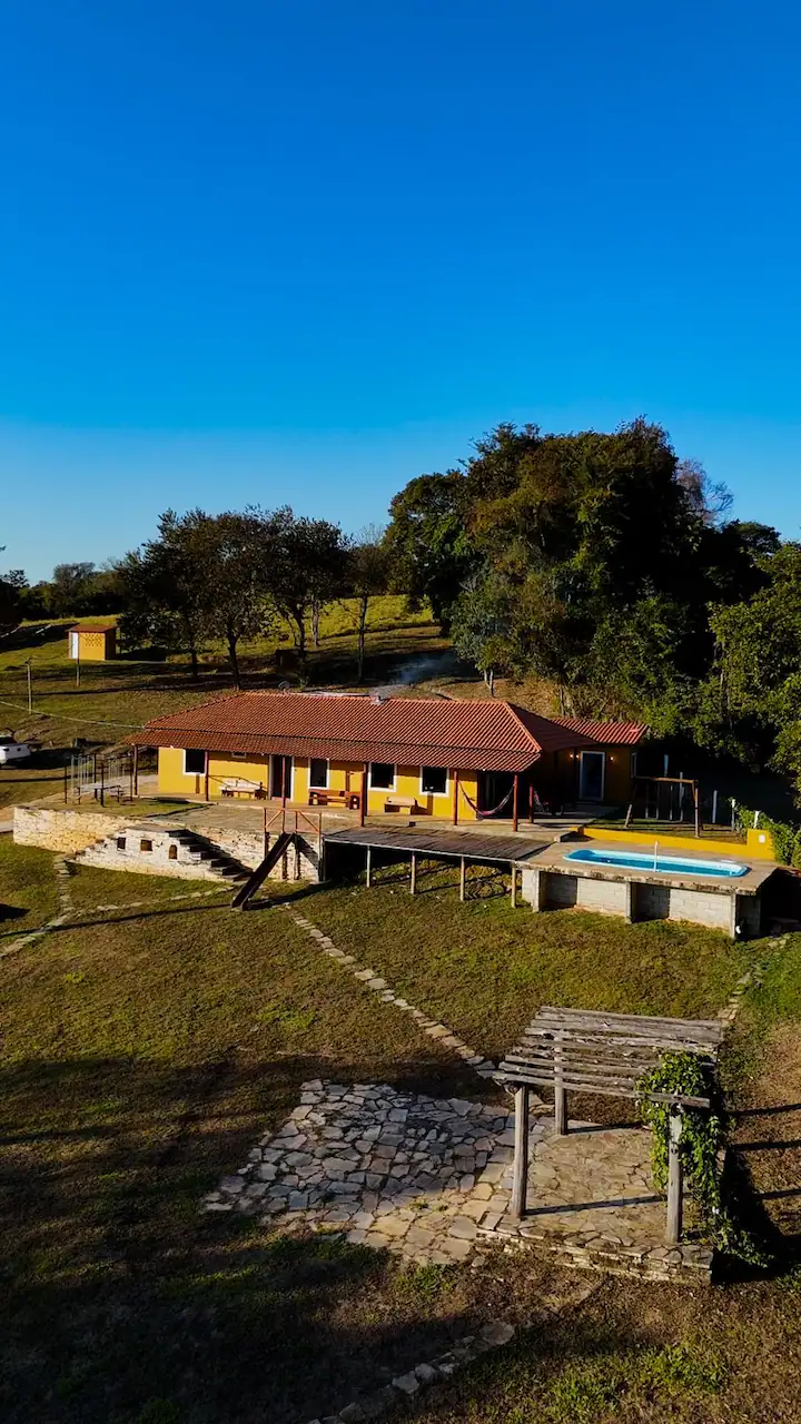 Sítio com Piscina, Quadra e Lago